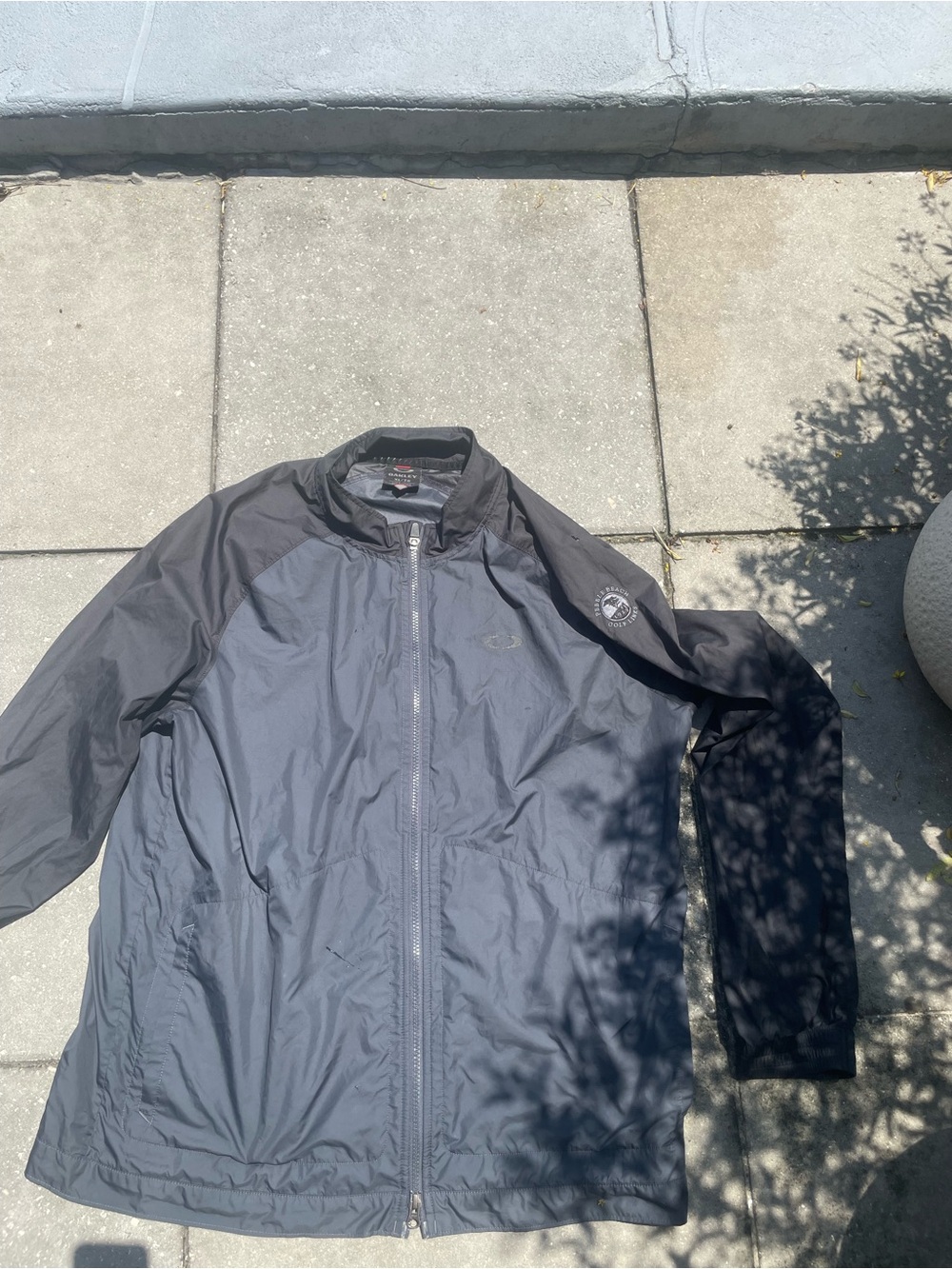 Oakley Pebble Beach Men’s Dark Gray Black Two-Tone Windbreaker Jacket